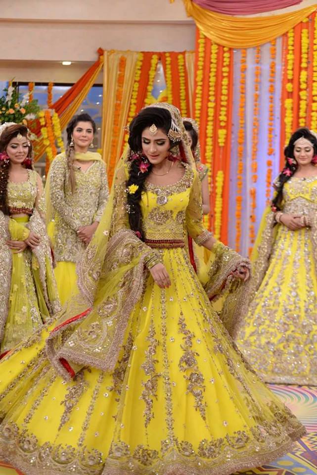 Pakistani Bridal Mehndi Dresses 2021 