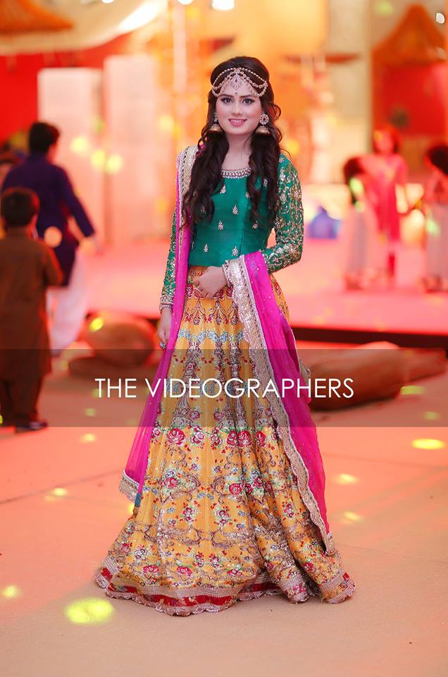 Mehndi dresses 2017 sale