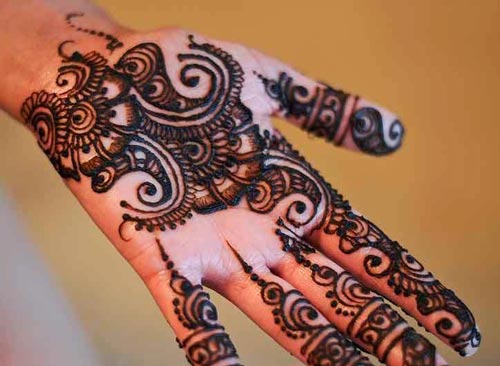 Beautiful Pakistani Mehndi Design for Eid Ul Fitr 2017