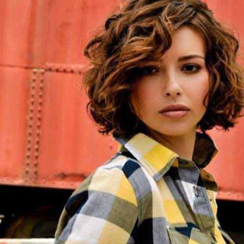 Latest best summer short hairstyles 2020 in pakistan for curly hair