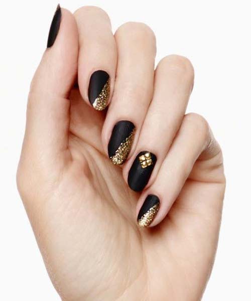 best style of black and golden eid party nail art designs 2017 for pakistani girls