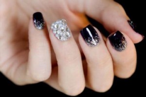 best silver and white eid party nail art designs 2017 for pakistani girls