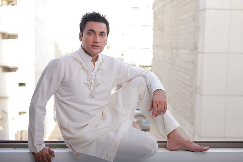 Mehndi Kurta Designs 2021 For Men In Off White Color
