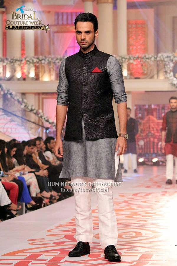 Mehndi Kurta Designs 2021 For Men In Grey Color