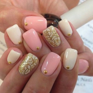 Gorgeous Pink and golden Nails For Brides