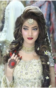 Pakistani Bridal Hairstyles 2017 For Walima Day