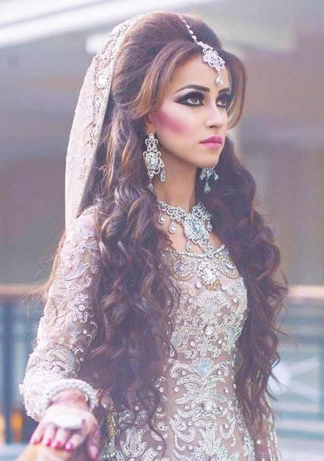 Pakistani Bridal Hairstyles 2017 For Walima Day