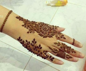 Arabic henna tattoo for Hands