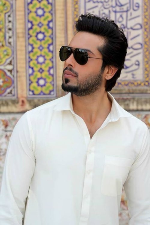 Fahad Mustafa In Aviator style Sunglasses