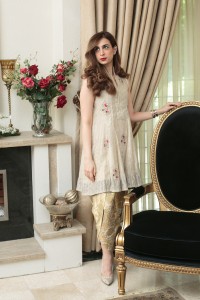 Short shirt with tulip shalwar