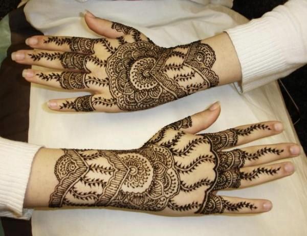 Beautiful Punjabi Mehandi Designs for Back of Hands