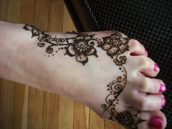 Easy Punjabi Mehndi Designs and Tattoos for Feet, Legs and Ankles 