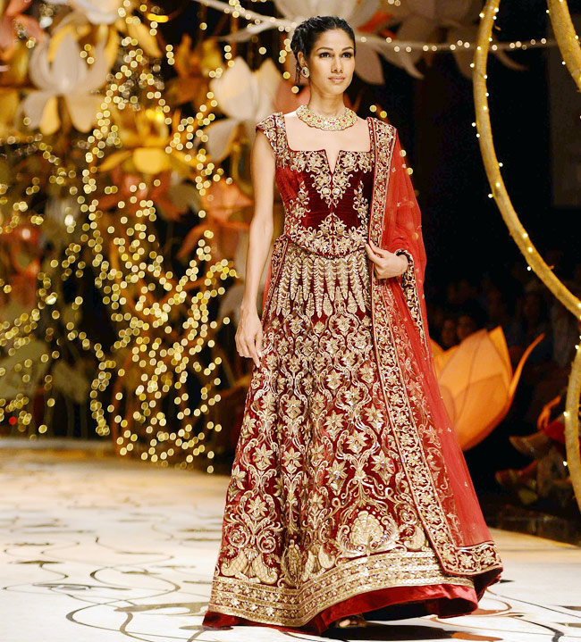 Beautiful Pakistani Bridal Dresses For Barat Day 2017 2018 fashion designer dresses