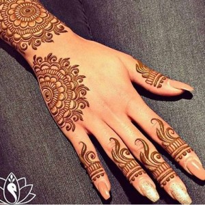 New Style Hand Henna Design for Eid 2017