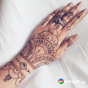 New Style Black Henna Design for Eid 2017