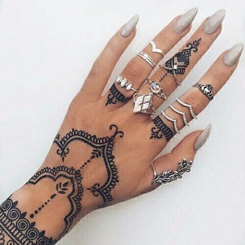 New Style Black Henna Design for Eid 2017
