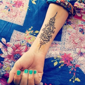 Beautiful Wrist Mehndi Design for Eid ul Azha