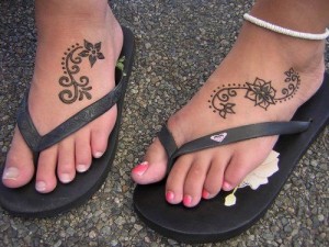 Simple Henna Tattoo for Feet