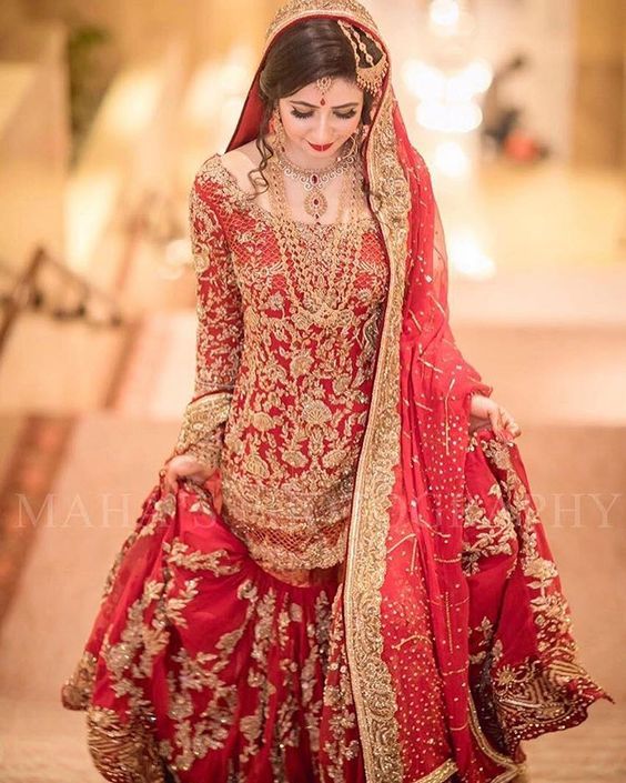 Pakistani Bridal Dresses for Barat Day In Red Color