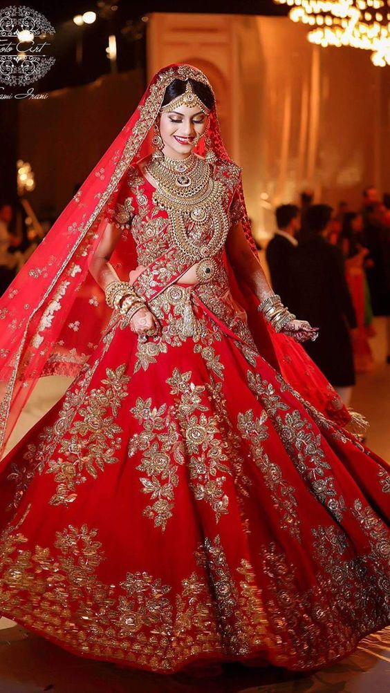 Pakistani Bridal Dresses for Barat Day In Red Color