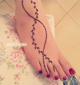 Super Easy Mehndi Design for Foot