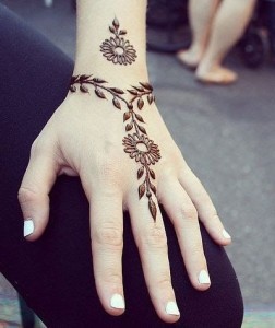 Easy Mehndi Design for Hands