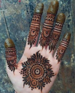 Simple Mehndi Designs for Hands