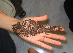 Simple Mehndi Designs for Hands