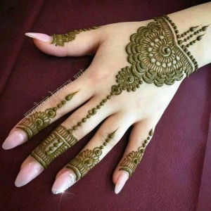 Simple Mehndi Designs for Hands