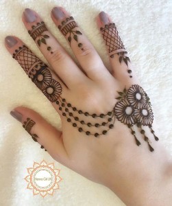 Jewelry Inspired Arabic Mehndi