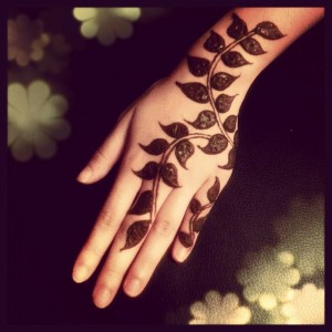 Bold & Thick Arabic Mehndi Designs