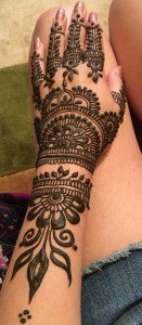 Bold & Thick Arabic Mehndi Designs