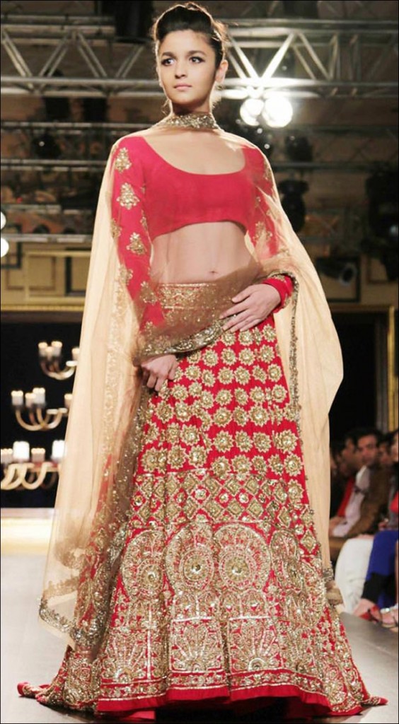 Chic Dupatta Draping Styles for lehnga and shalwar kameez