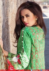 Slit Sleeves Designs In Pakistan To Try This Year